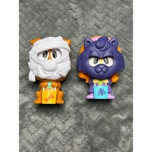 Scooby-Doo Daphne Halloween with nostalgic cartoon Mummy Cat Mask